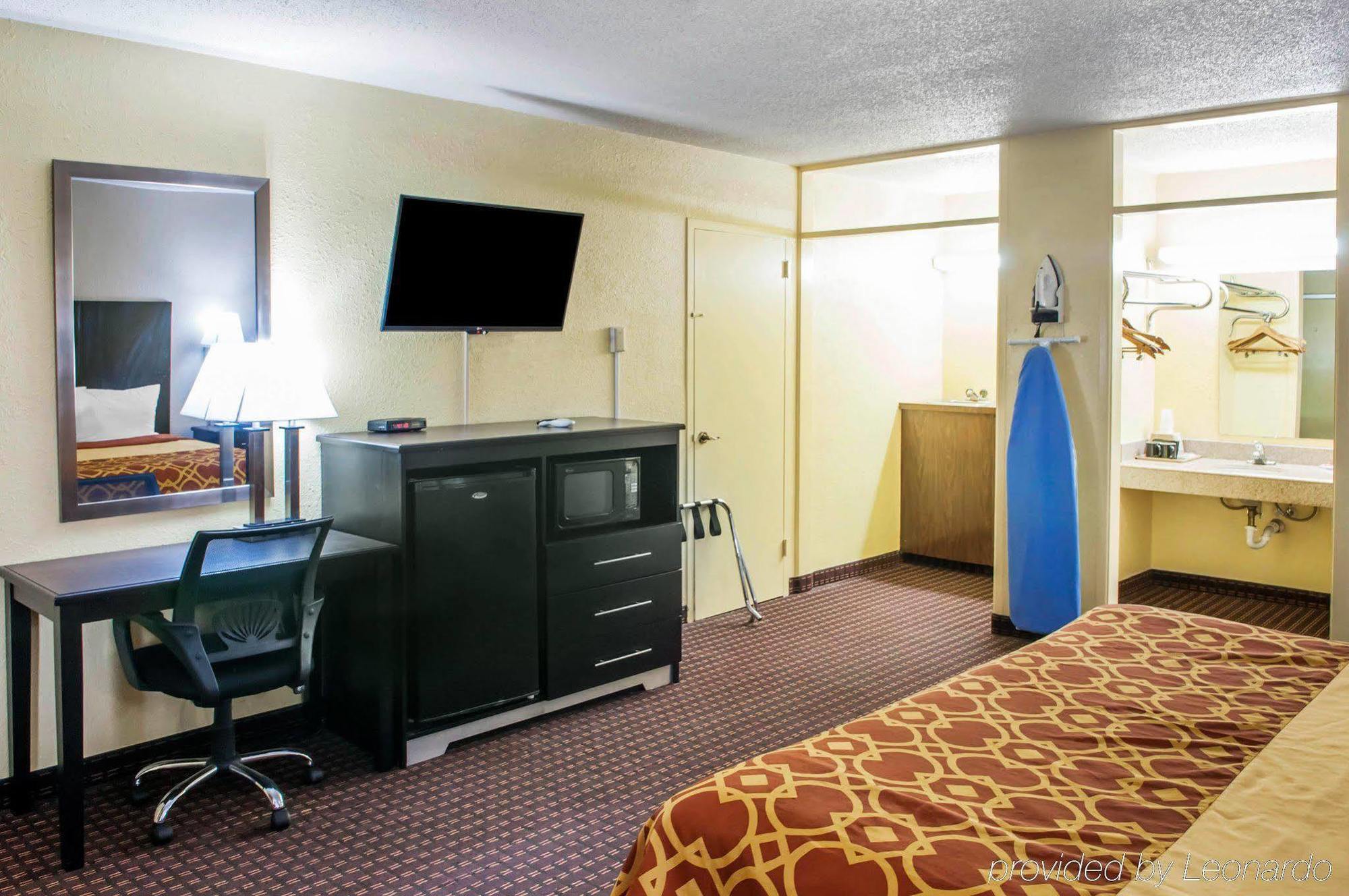Econo Lodge Carlsbad Caverns Area Extérieur photo